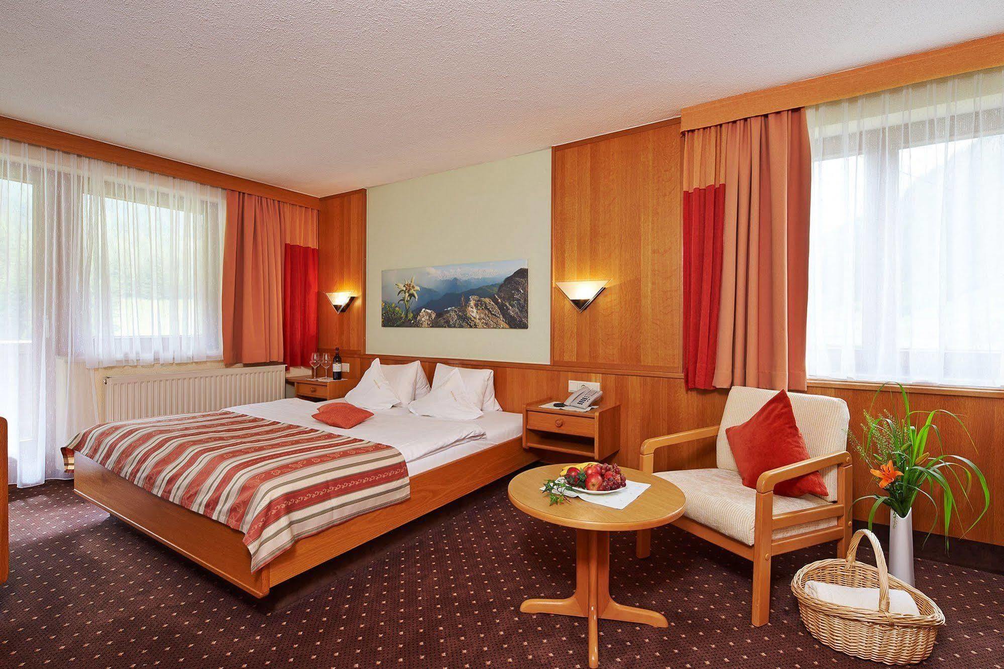 Hotel Garni Romantika Sankt Leonhard im Pitztal Exteriér fotografie